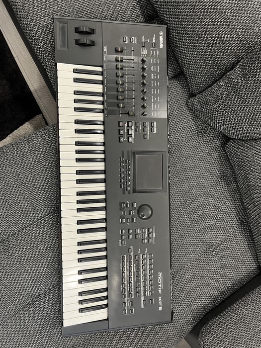 De vanzare orga - Yamaha Motif XF 6