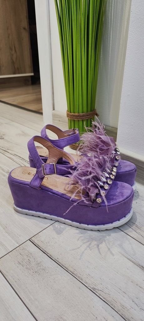 Лилави сандали с пера и камъни,платформа,велур 37,Zara, Reserved,Mango