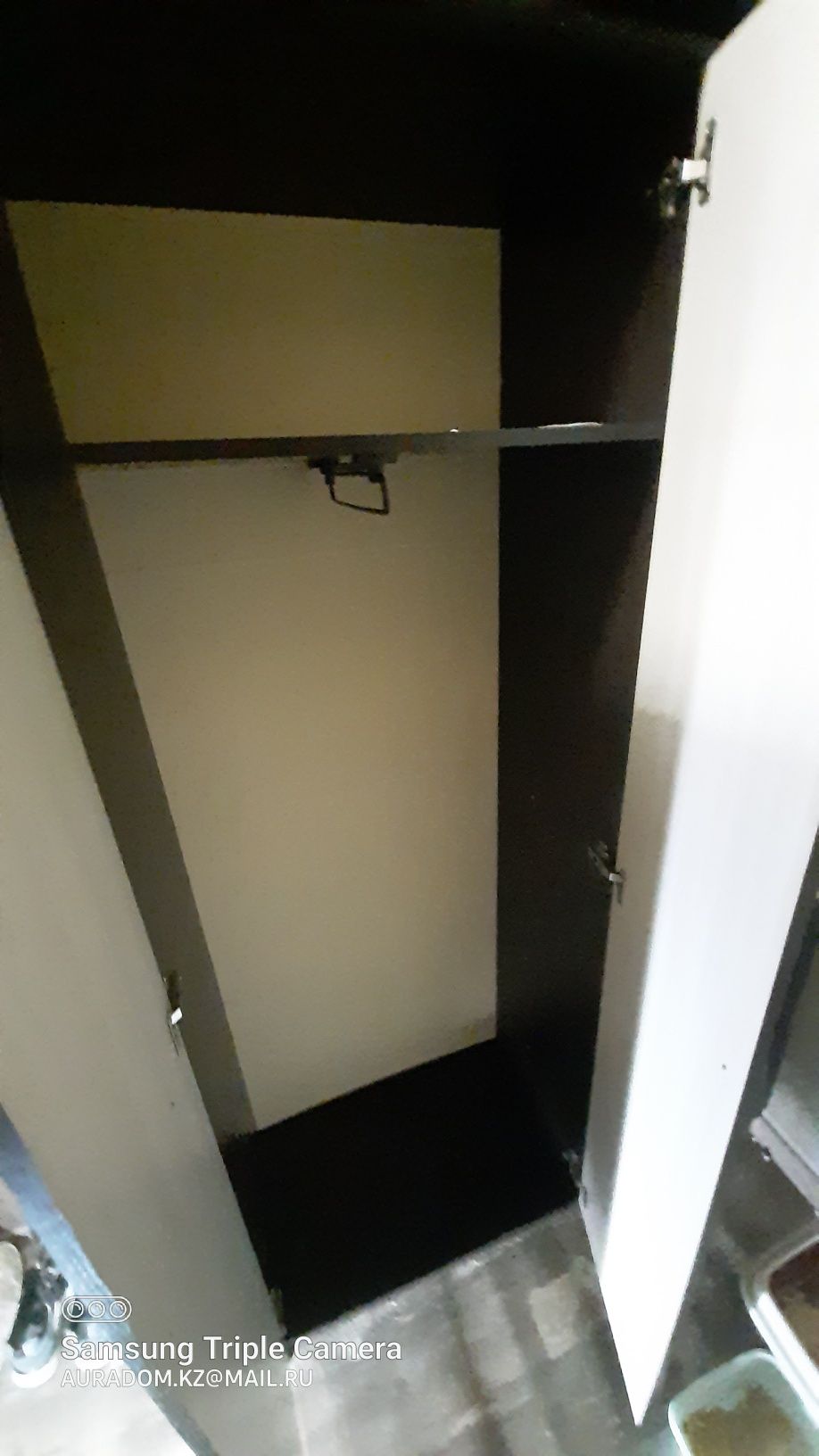 Шкаф для прихожей с зеркалом