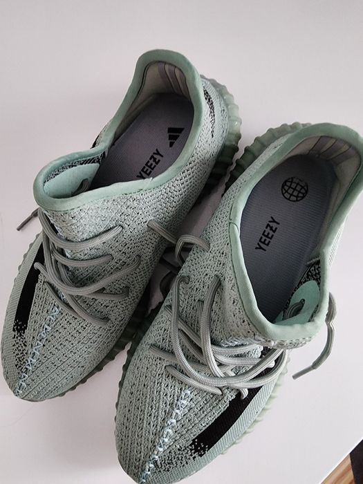 Vând Adidas Yeezy
