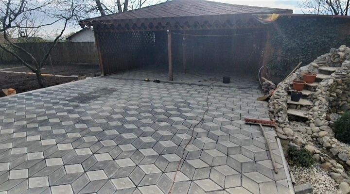 Pavaje la comanda plus montaj peste 200 de modele!!