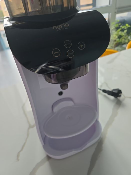Vand espressor nurio pentru prepararea laptelui la bebe
