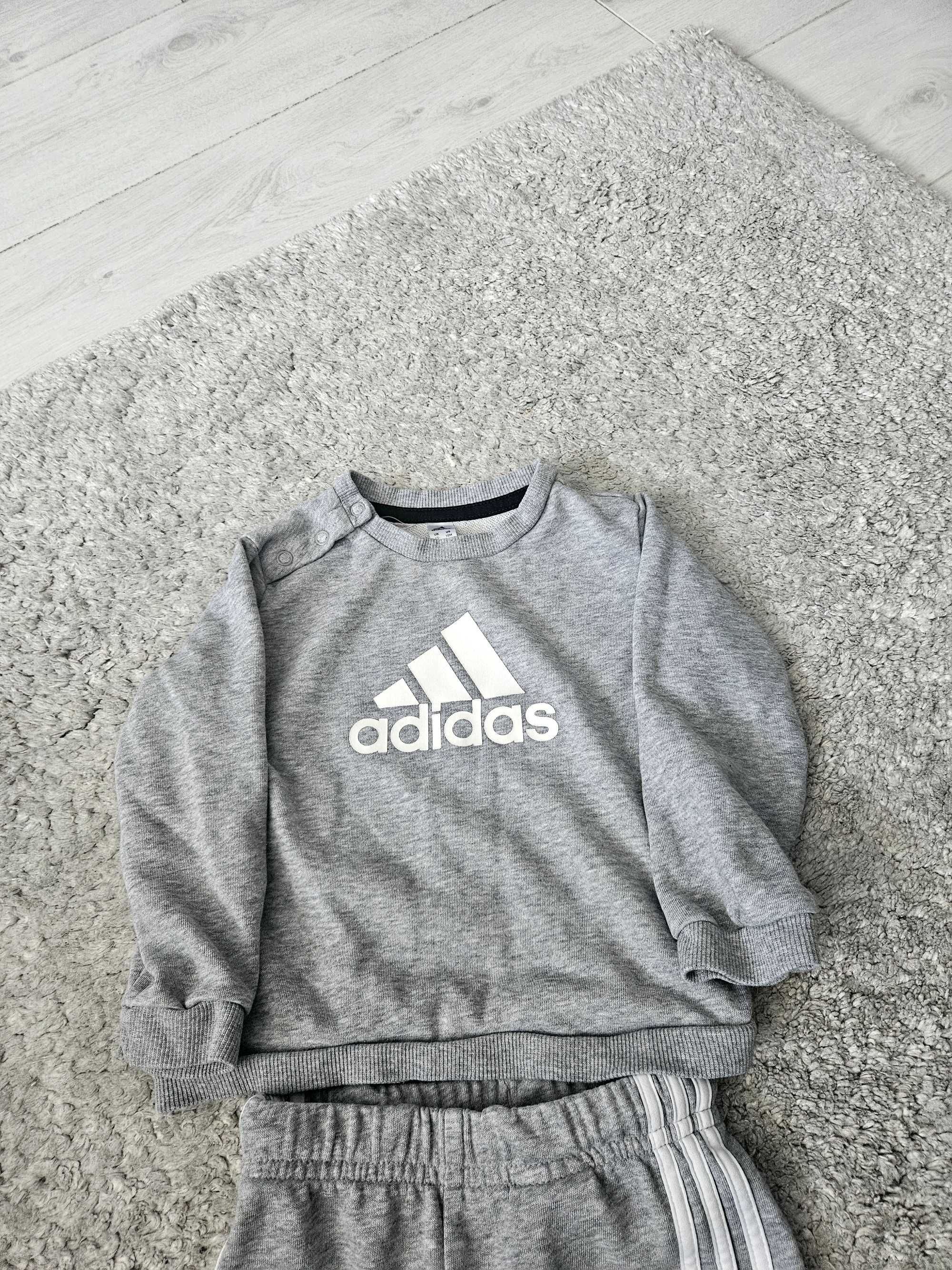 Анцуг Adidas размер 12-18м 86см памучен подходящ за пролет-лято сезон