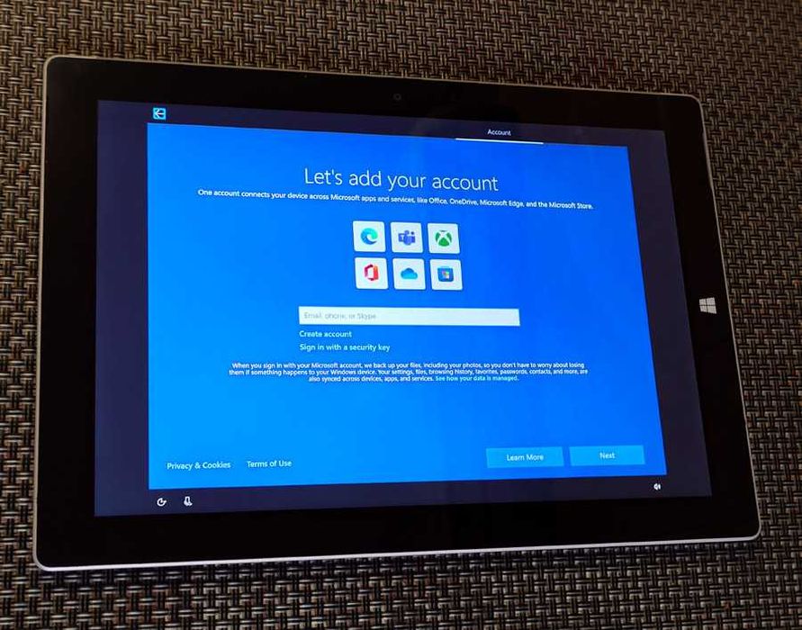 Tableta Microsoft Surface 3 + dock original