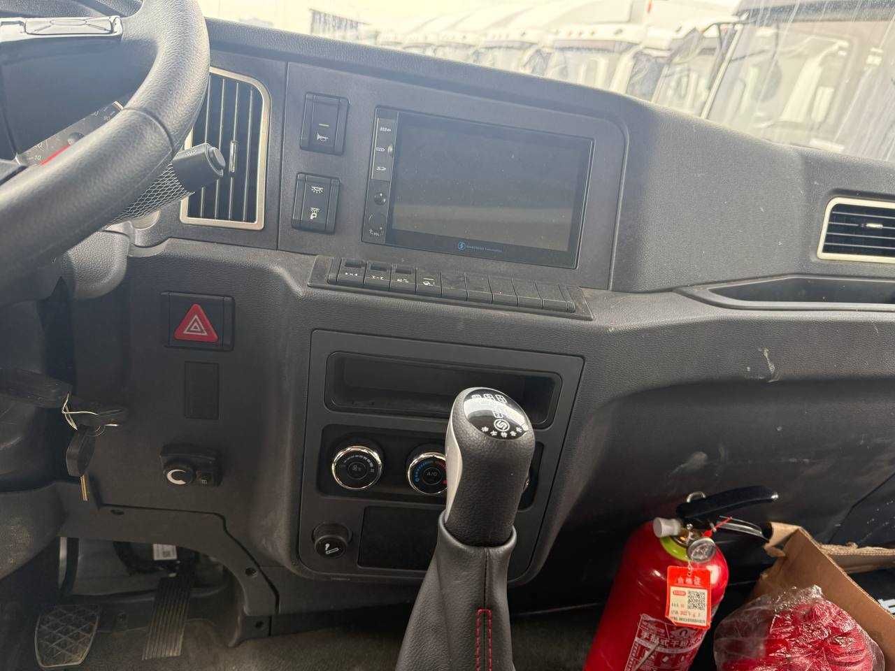Автофургон Shacman L3000 6х4 (7,5 метр)