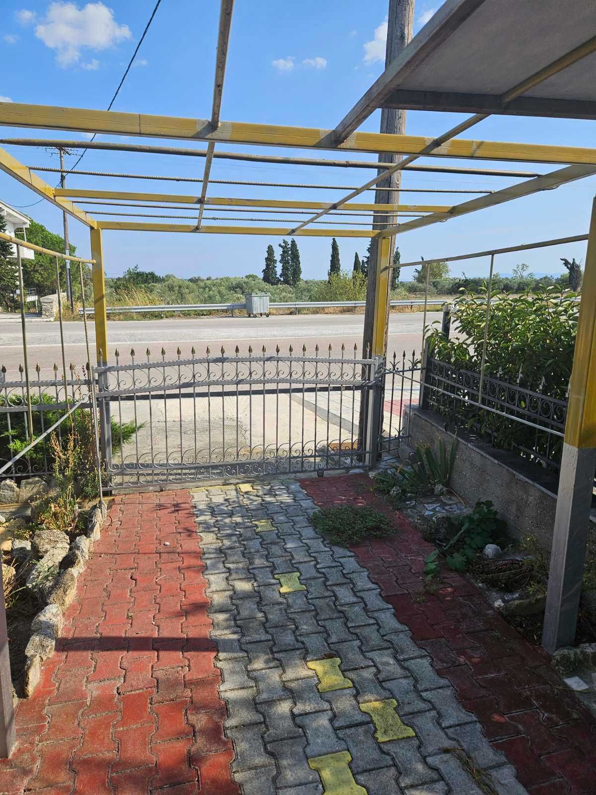 Продава се къща 250 м2 с двор 900 м2 в Неа Кердилия, Северна Гърция