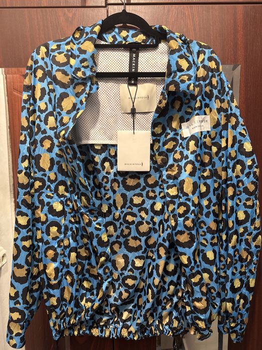 Se vinde jacheta  MACKINTOSH ploaie/soare marimea M