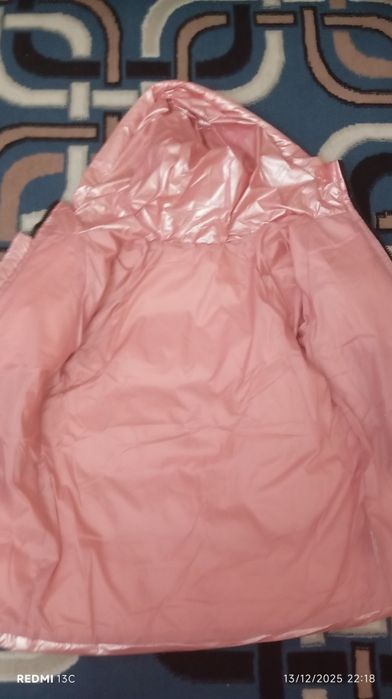 Qizaloqlar kurtkasi sotiladi