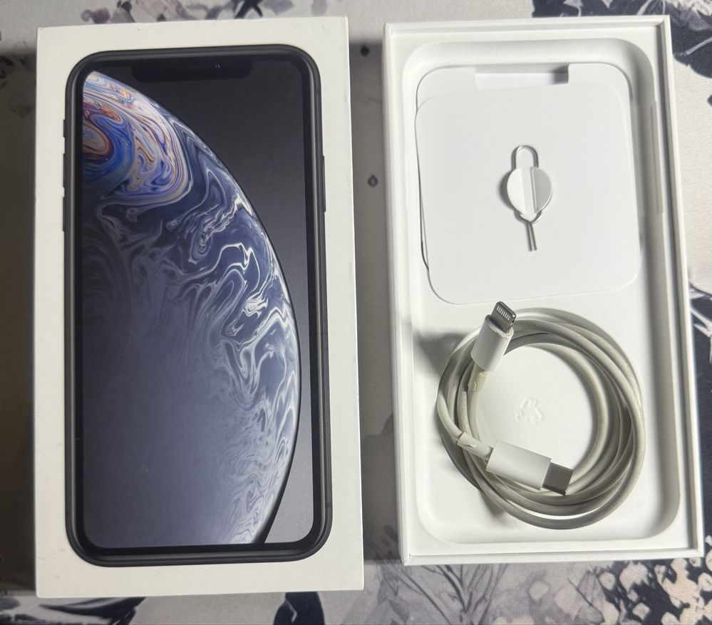 Продаю iPhone XR 64 ГБ
