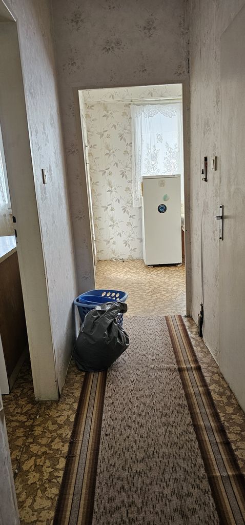 Продава се Двустаен апартамент в Бобов дол - 68 кв.м за 113 €/кв.м - Снимка #3