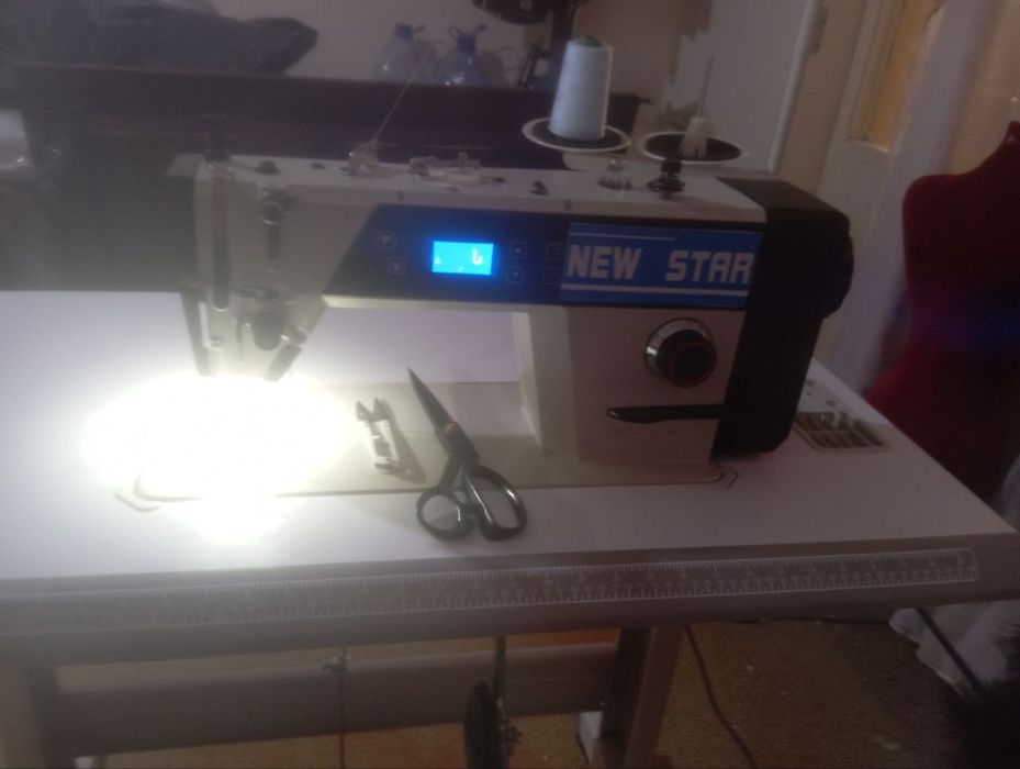 Mashinka yangi ishlatilmagan faqat ochilgan