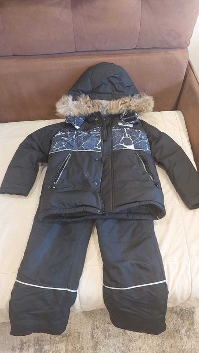 Продаю детский зимний комбинезон и куртку