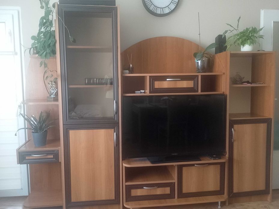 Продавам холна секция