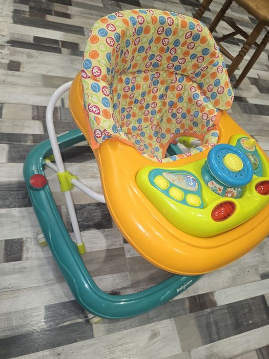 Ходунок музыкальный