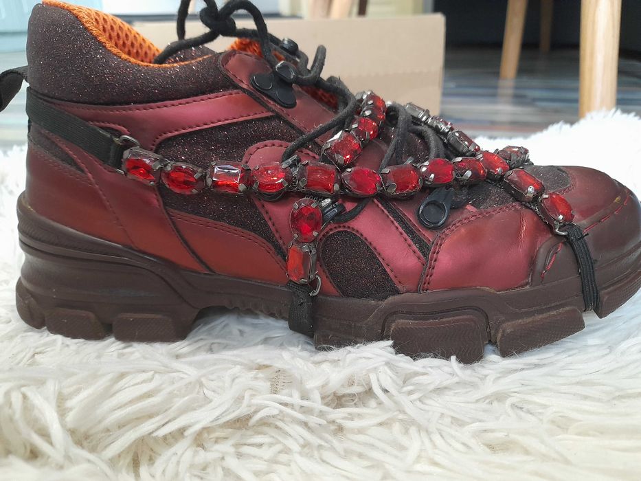 Дамски маратонки с камъчета