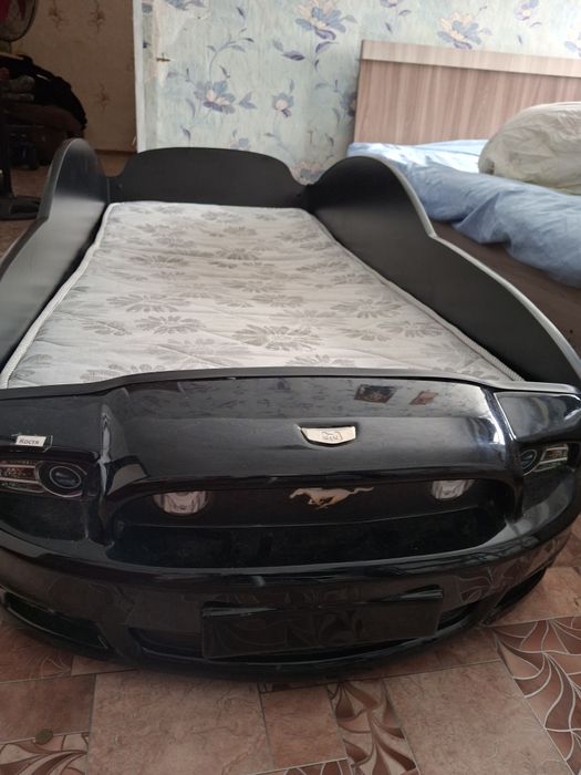 Продам машинку-кровать