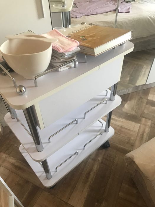 Козметичен шкаф+Енциклопедия по козметология+раб. облекло+консумативи