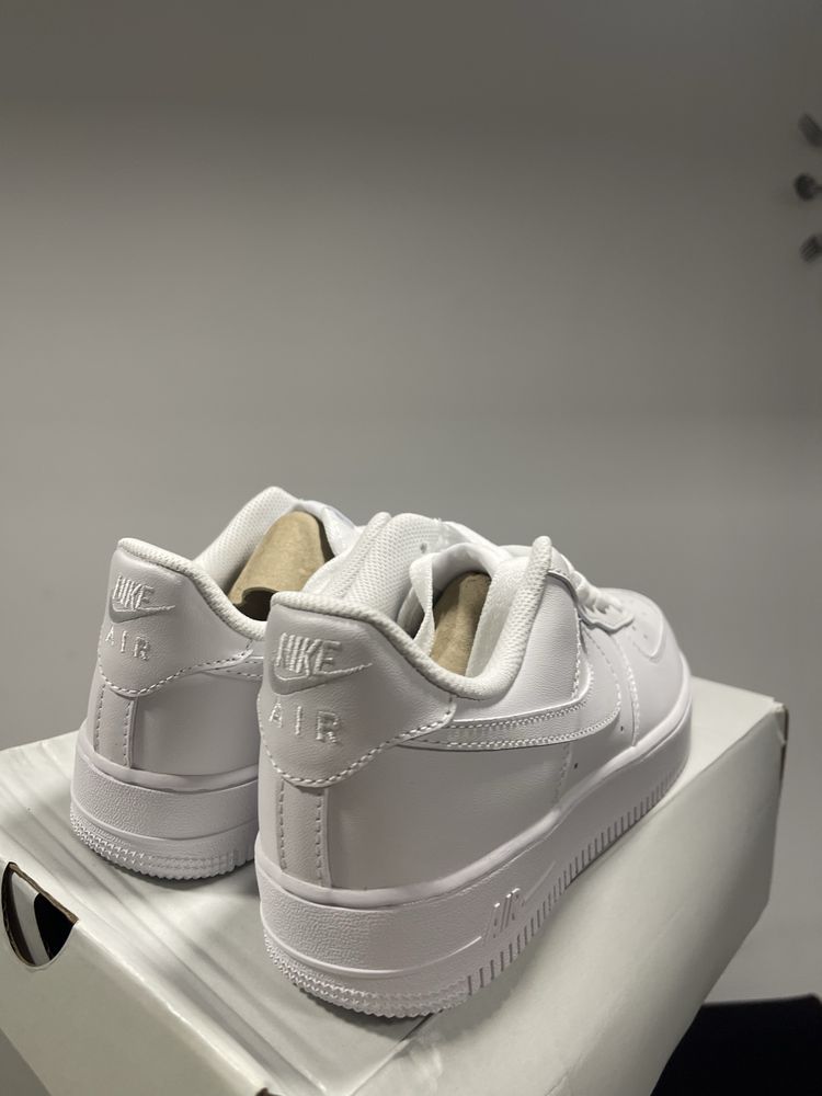 Nike Air Force 1 Low Triple White