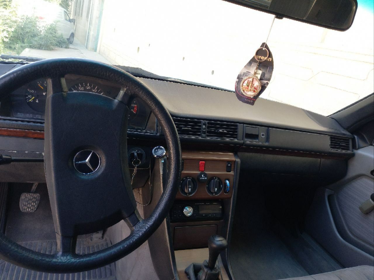 W124  mersades-benz