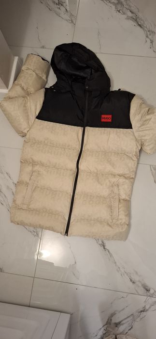 Geacă stil modern, Hugo boss calitate premium,preț super!