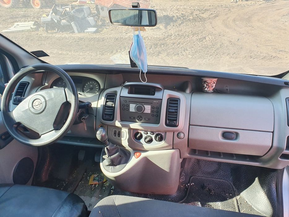 Dezmembrez Opel vivaro primastar trafic motor 2.0 cc cutie 8+1 locuri