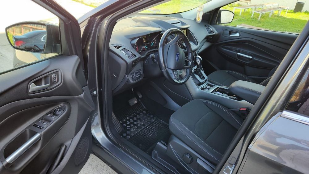 DE VÂNZARE FORD KUGA SUV .Motor 1.5,cai putere 150,