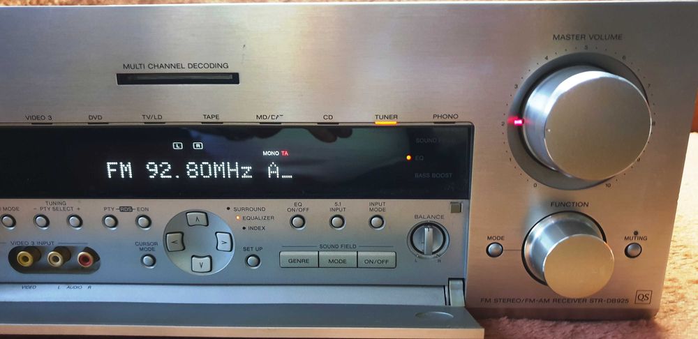 Sony STR-DB925QS amplituner 2X100W pe 8 Ohm sau 5X100W pe 8 Ohm