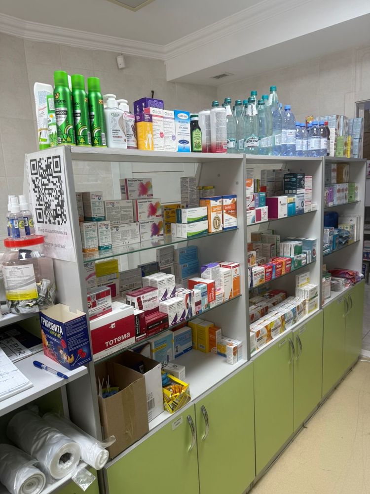 Продается мебель для аптеки