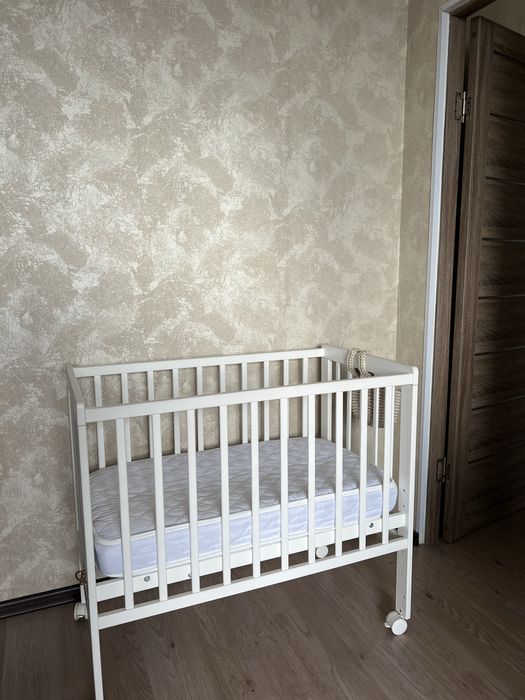 Продам детскую кроватку Tomix