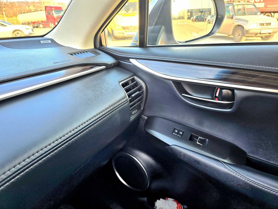 Продавам  Lexus NX 300h 4x4