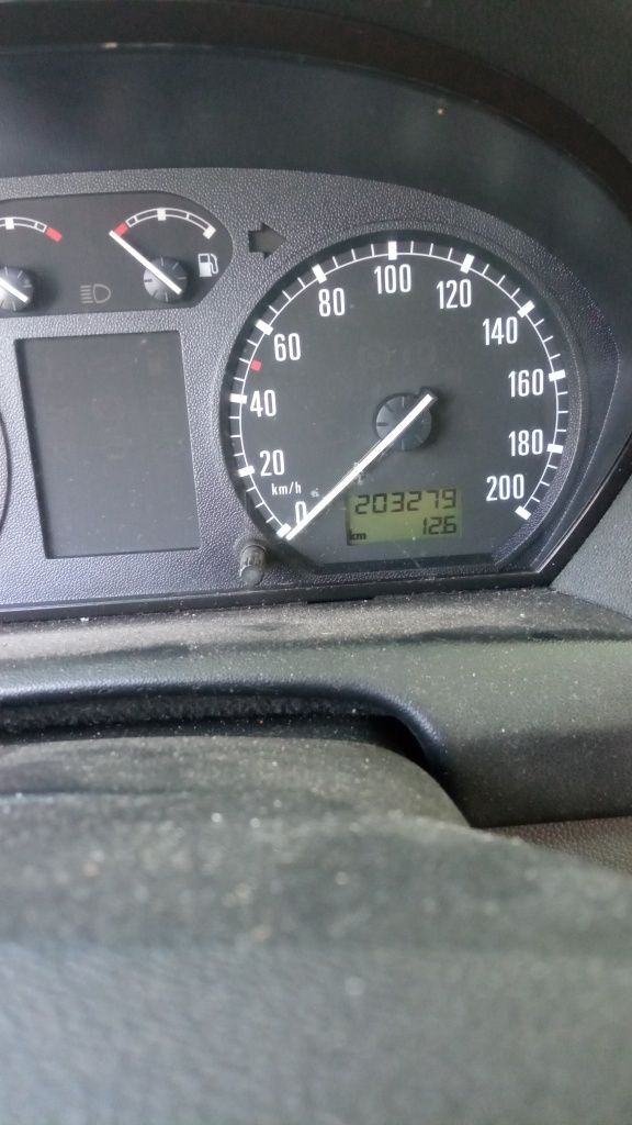 Шкода Фабия 1.4 бензин