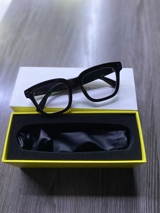 Smart Glasses achki