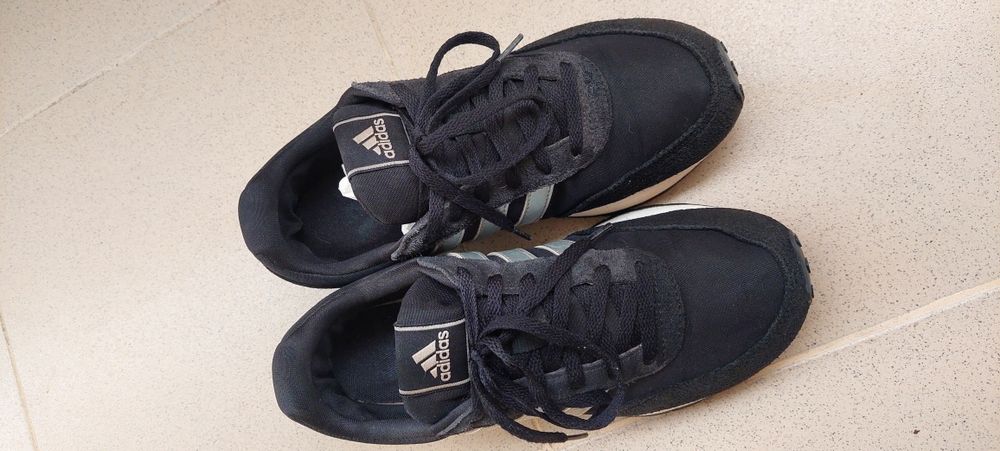 Маратонки Adidas 37