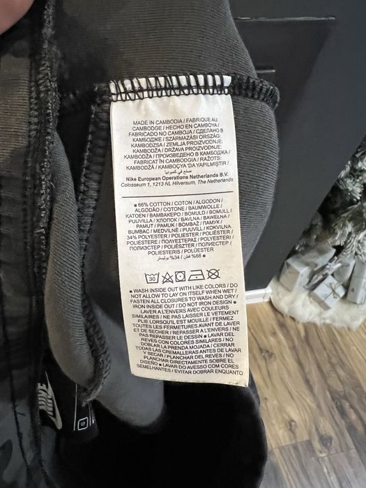 Nike Tech Fleece Camo size S/XS