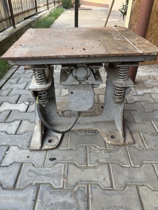 Masa vibranta pentru contructii