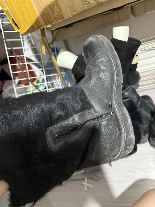 Обуви зимные . Натур кожа очень теплые. Нет запах.