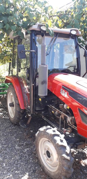Vând tractor HD 504