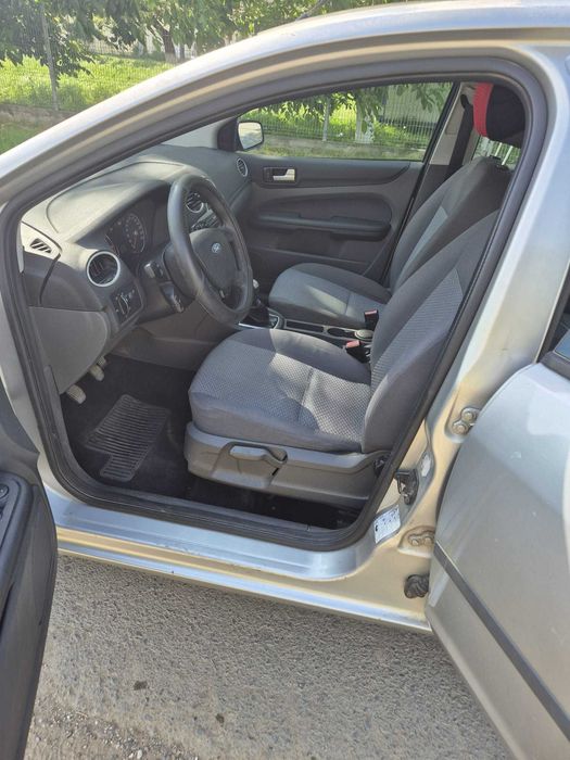 Vand Ford Focus 2006, diesel, 850 euro