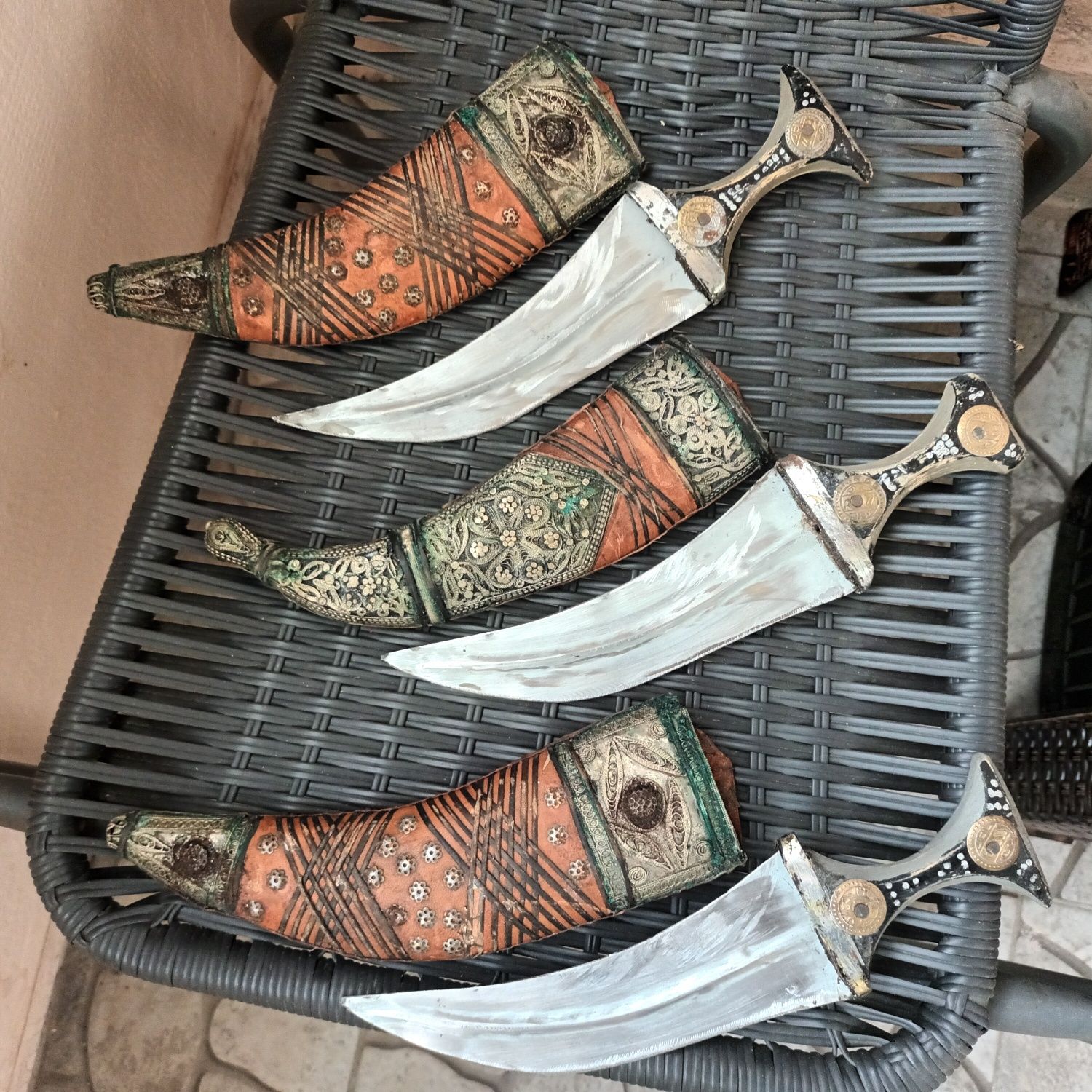 Три стари арабски ножа с кании ..щик кама сабя