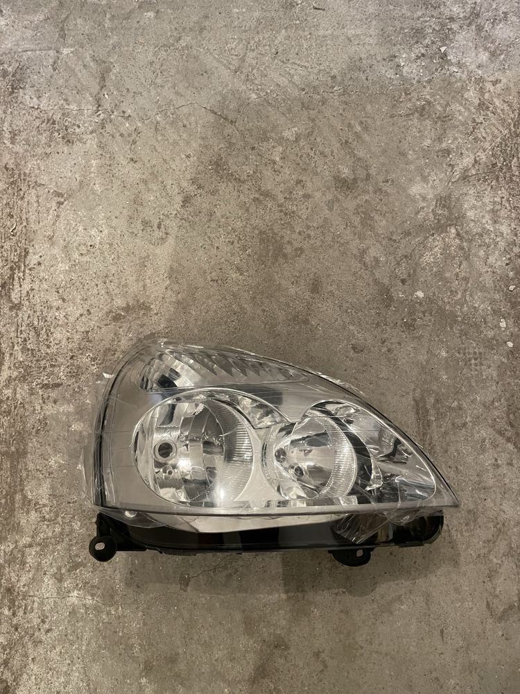 Преден десен фар за Renault Clio II
