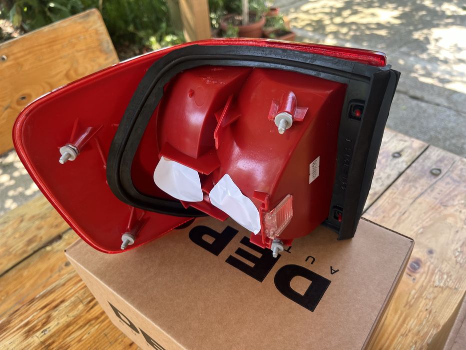 Стоп/мигачи за Audi 80 B4 седан  DEPO