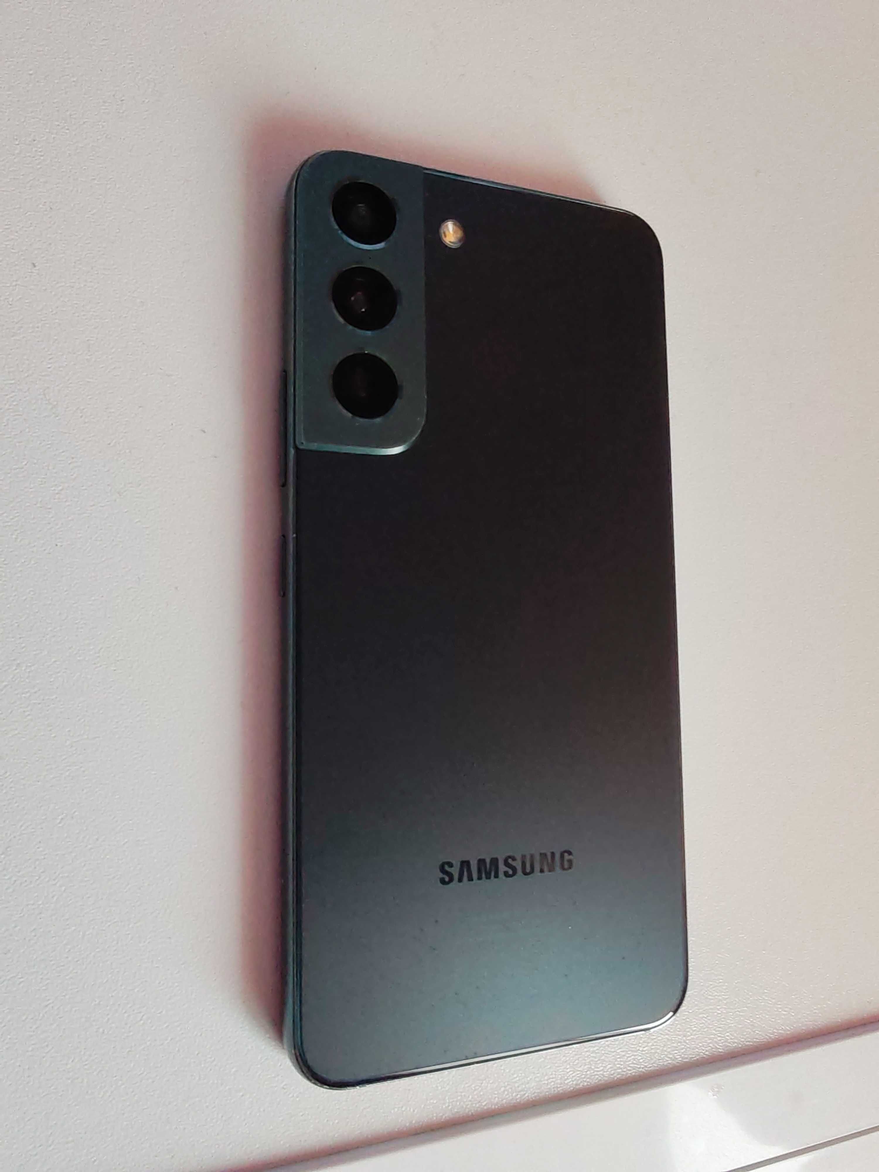 Samsung Galaxy S22 Emerald green