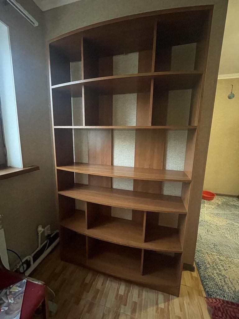 Продам книжную полку