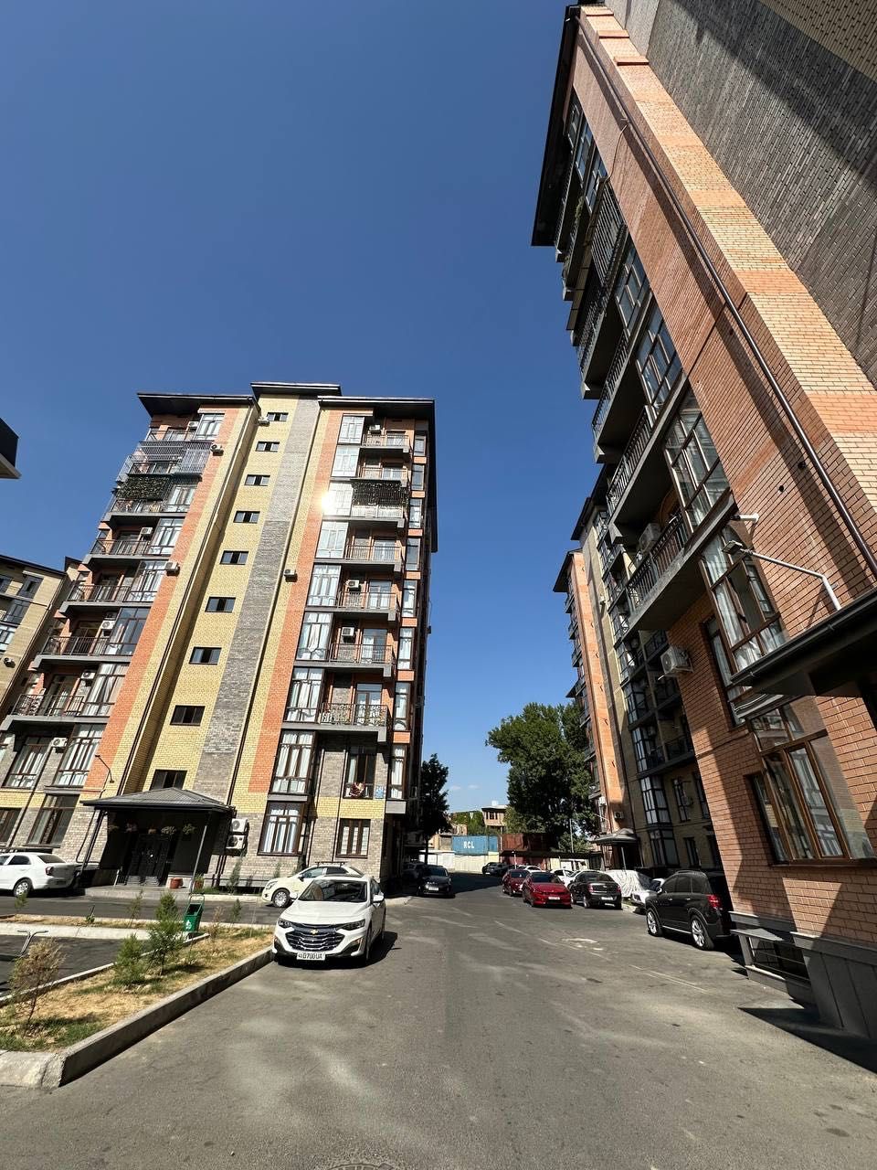 Parkent Avenue Sotuvda 3 xonalik uy remont Parkentskiy
