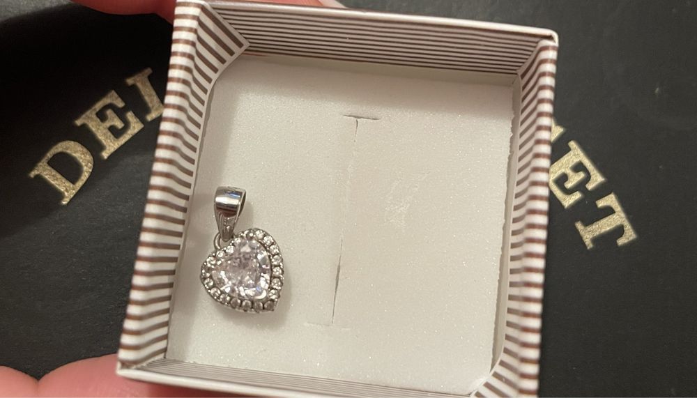 Pandantiv tip Pandora