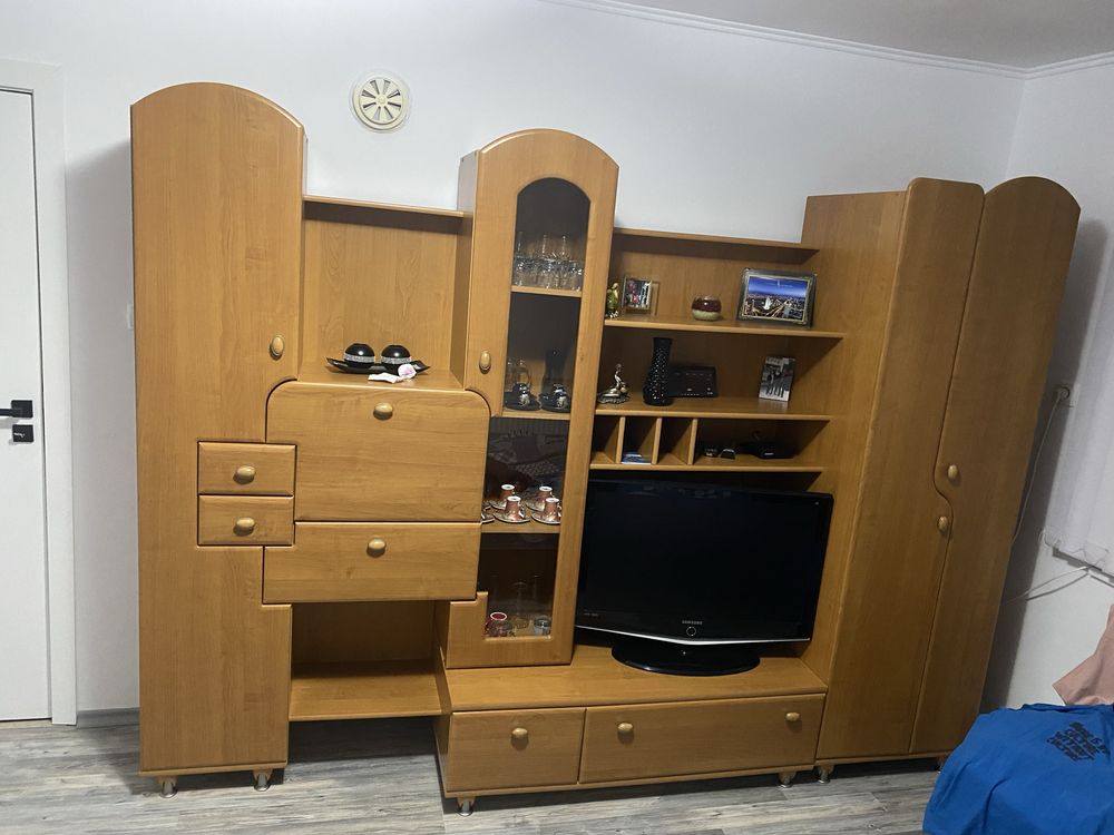 Продавам Секция