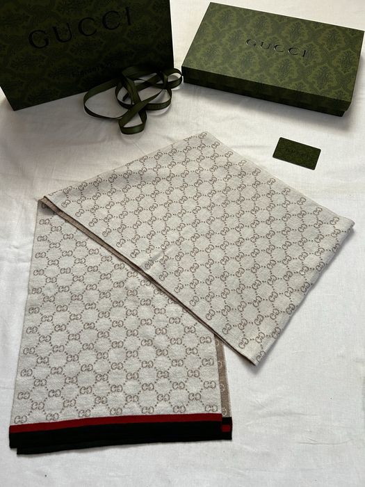 Esarfa Gucci calitativa