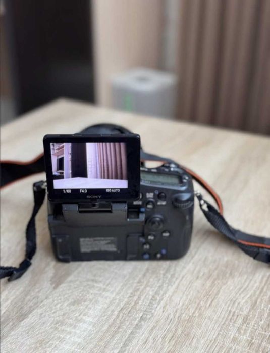 Продам фотоаппарат SONY a77