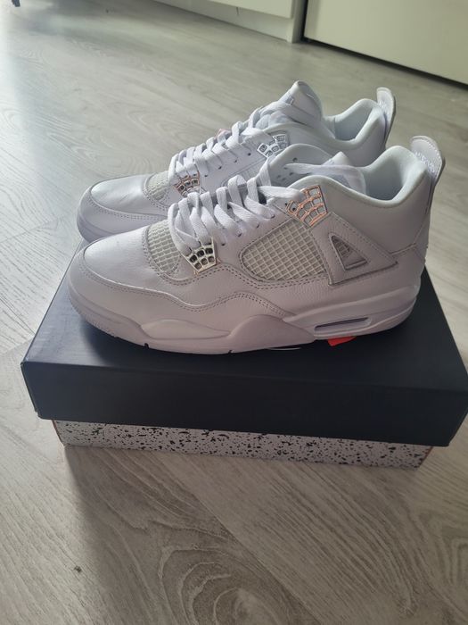 Air Jordan 4 "White Oreo"