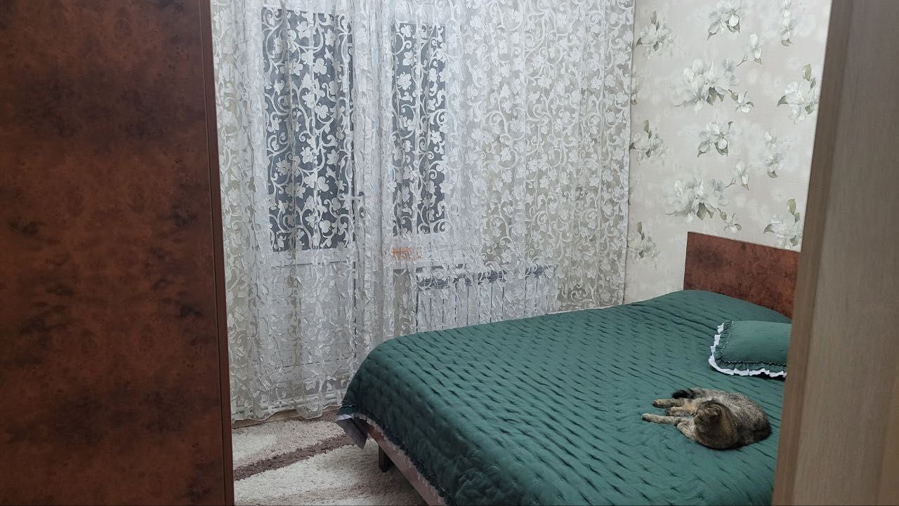 Продаю квартиру, 4 комнаты, 16 мкр